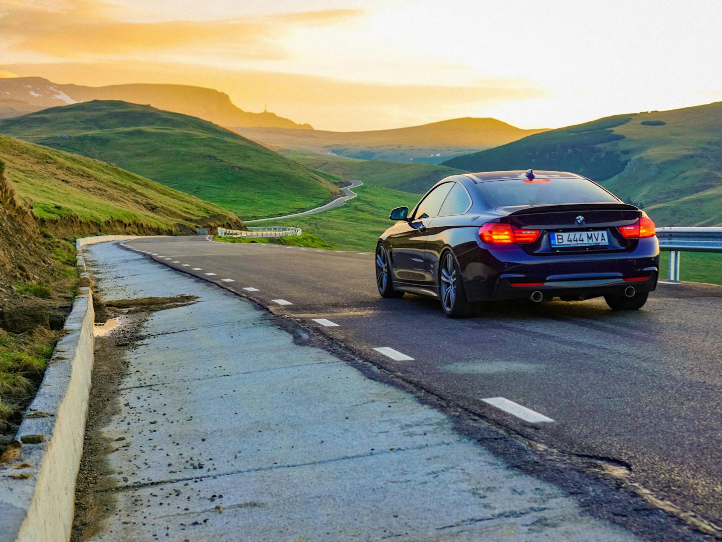 Eight automotive industry trends to watch in 2020